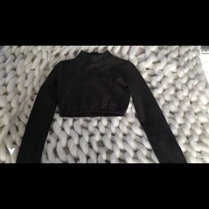 •high neck cropped shirt